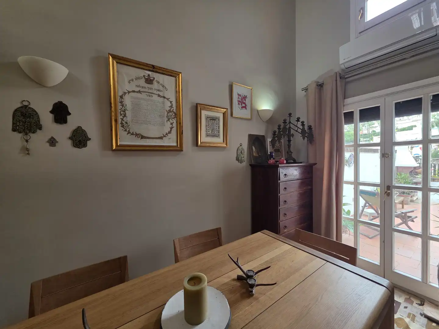 Esszimmer von Einfamilien-Reihenhaus zum Verkauf in La Alcaidesa mit Klimaanlage, Terrasse und Abstellraum