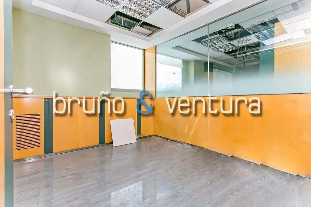 Local comercial en venda a Centre Vila, imagen 5