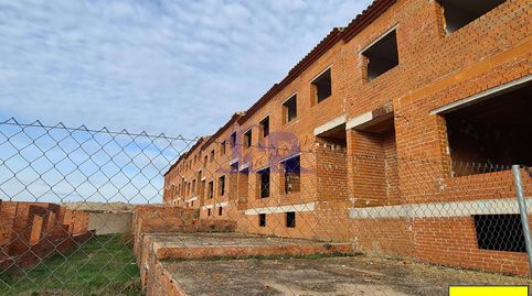 Foto 3 de Casa adosada en venta en Carmen Laforet, Horcajo de Santiago, Cuenca