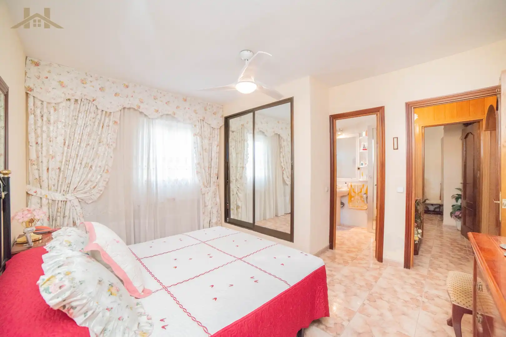 Dormitori de Casa o xalet en venda en Illescas amb Aire condicionat, Calefacció i Jardí privat