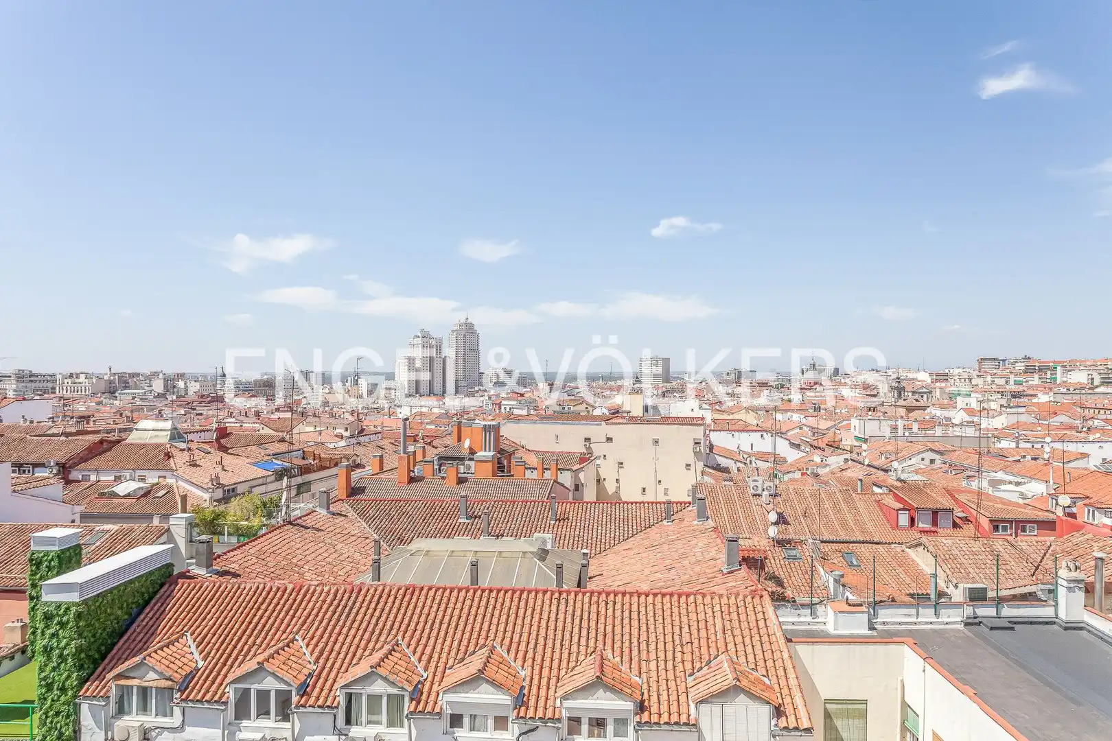 Vista exterior de Piso de alquiler en Madrid con Aire acondicionado, Calefacción y Piscina