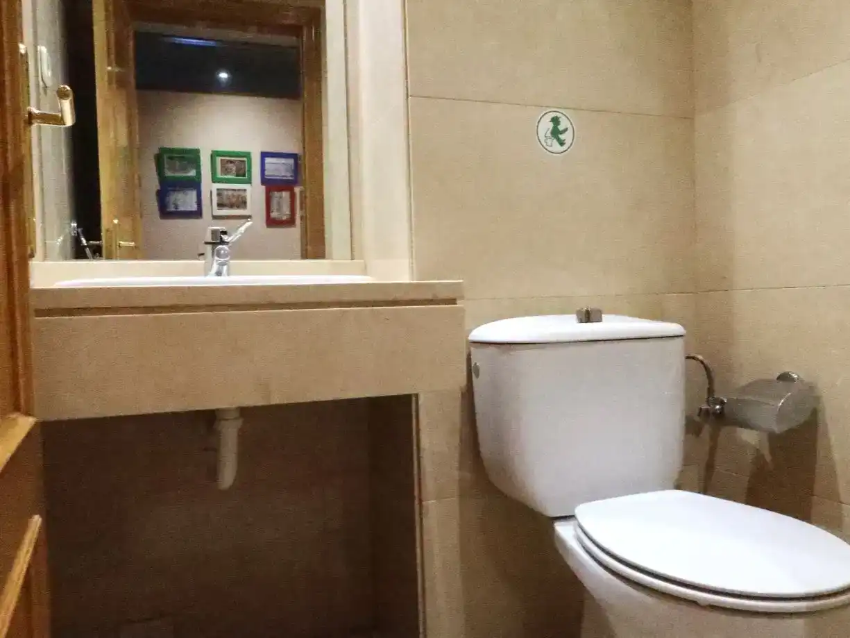 Bany de Pis en venda en Pozuelo de Alarcón amb Aire condicionat