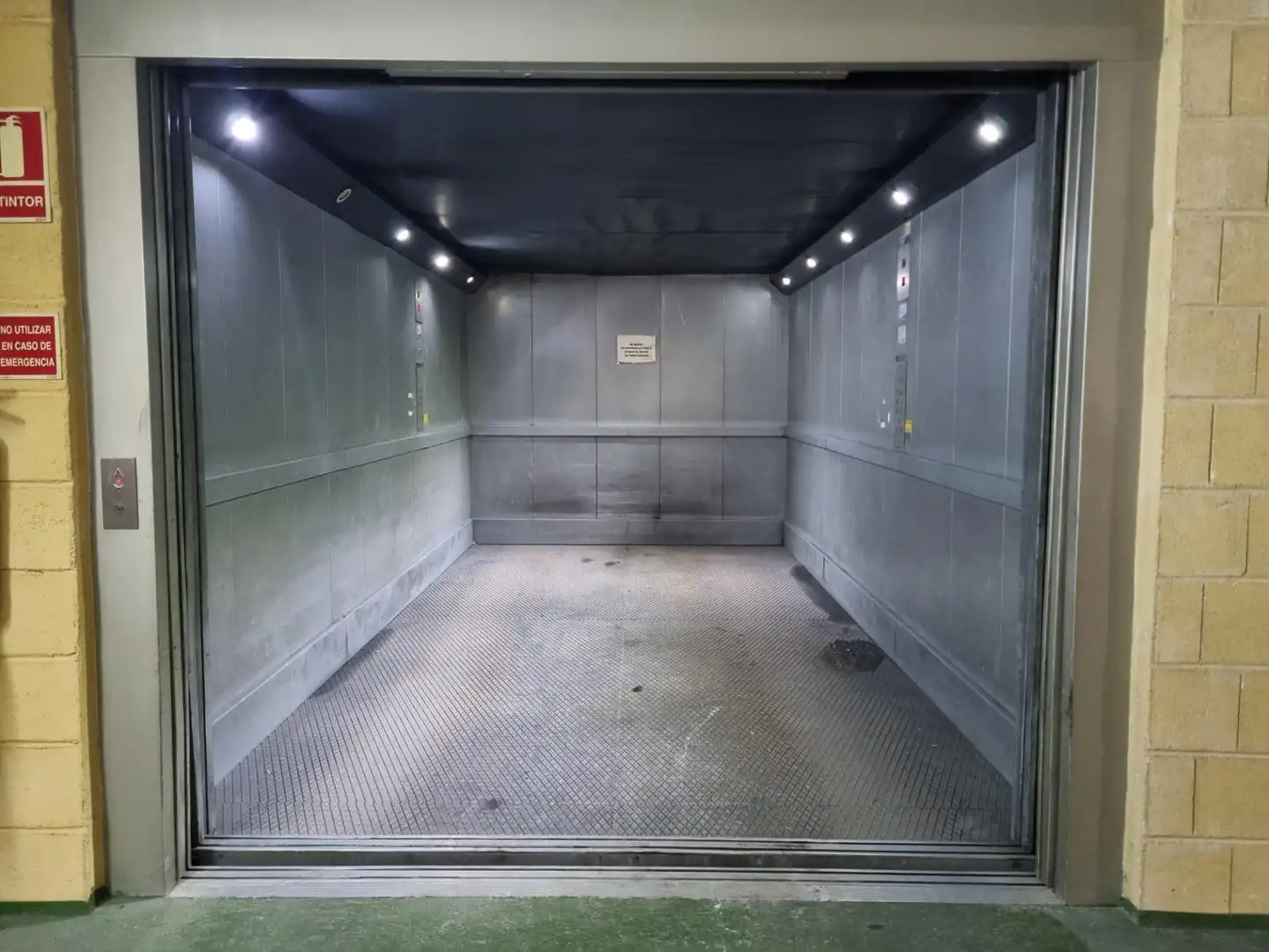 Garaje en venta en Madrid
