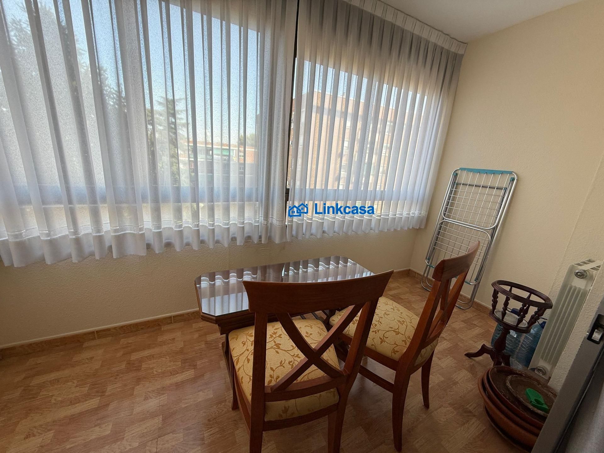 Dining room of Flat for sale in  Madrid Capital  with Air Conditioner, Heating and Private garden