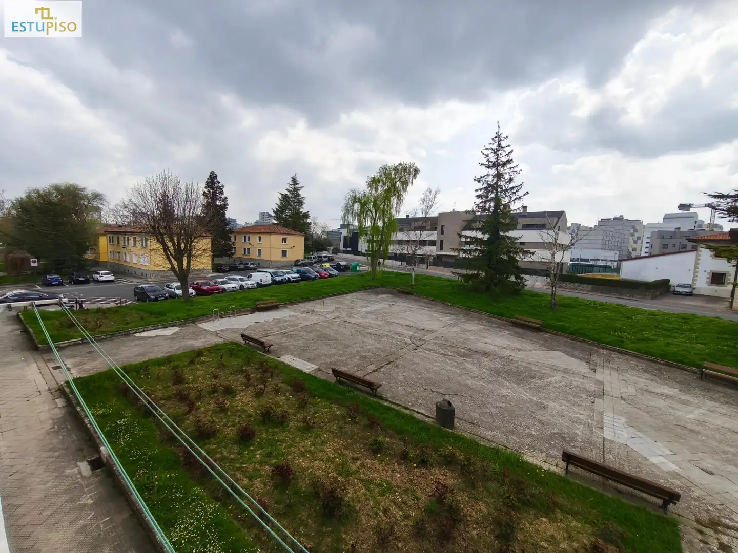 Piso en venta en Calle CEFERINO URIEN, Ali Gobeo