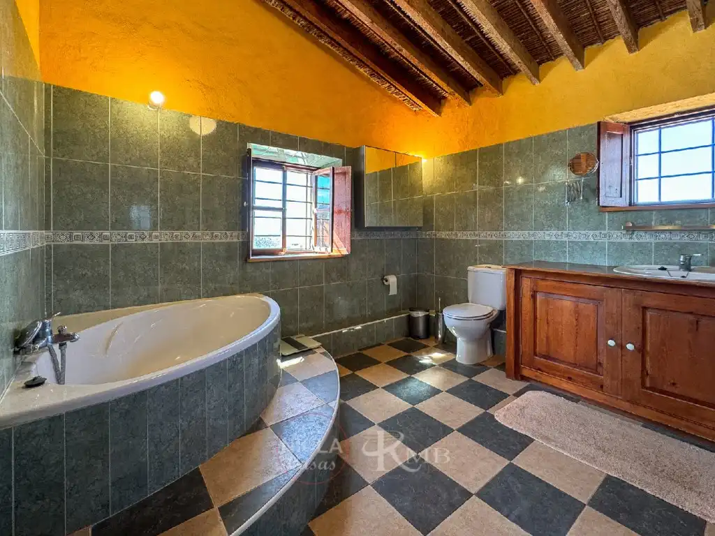 Bany de Casa o xalet en venda en Antas amb Jardí privat, Terrassa i Piscina