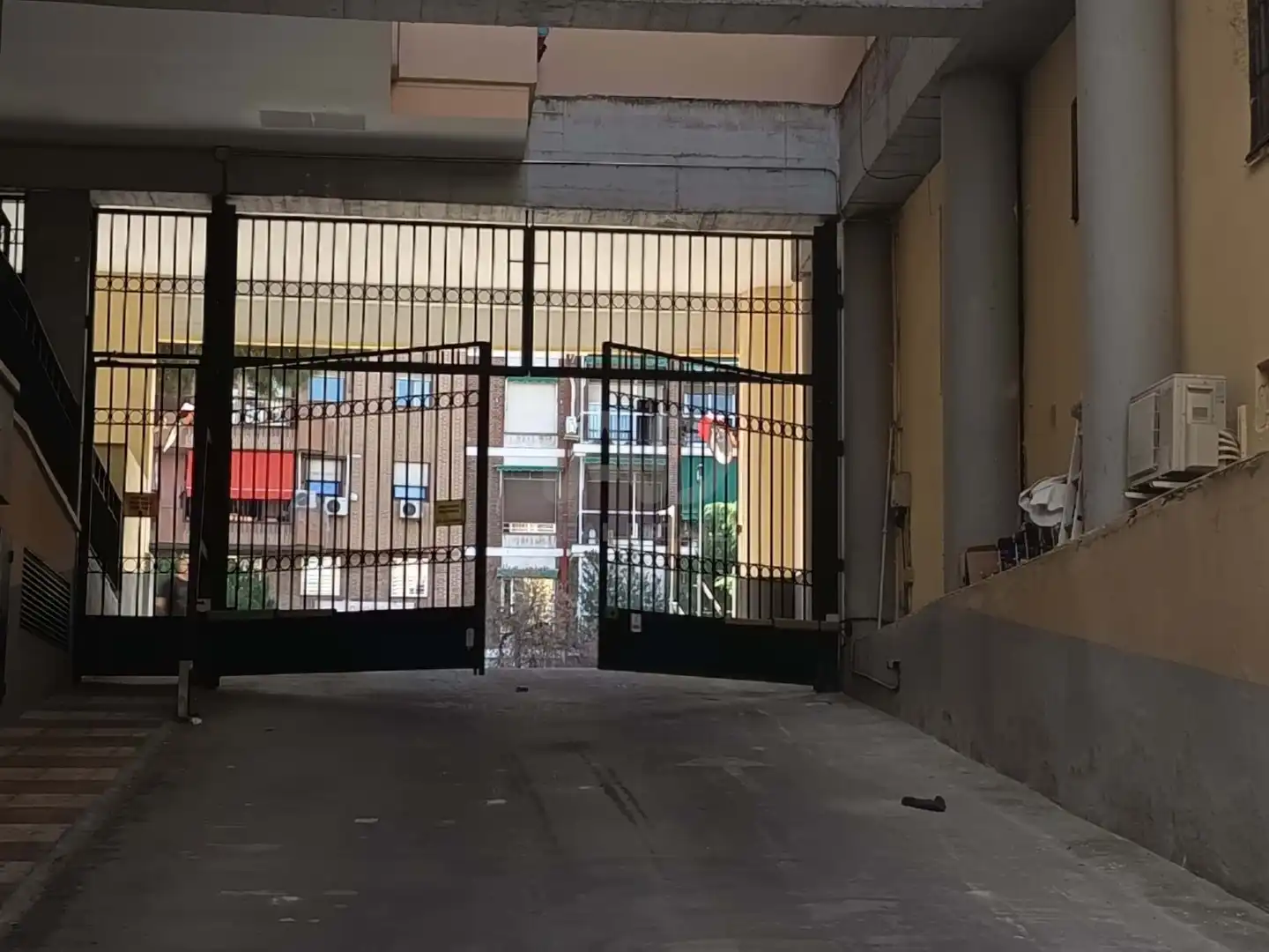Garage for sale in Madrid