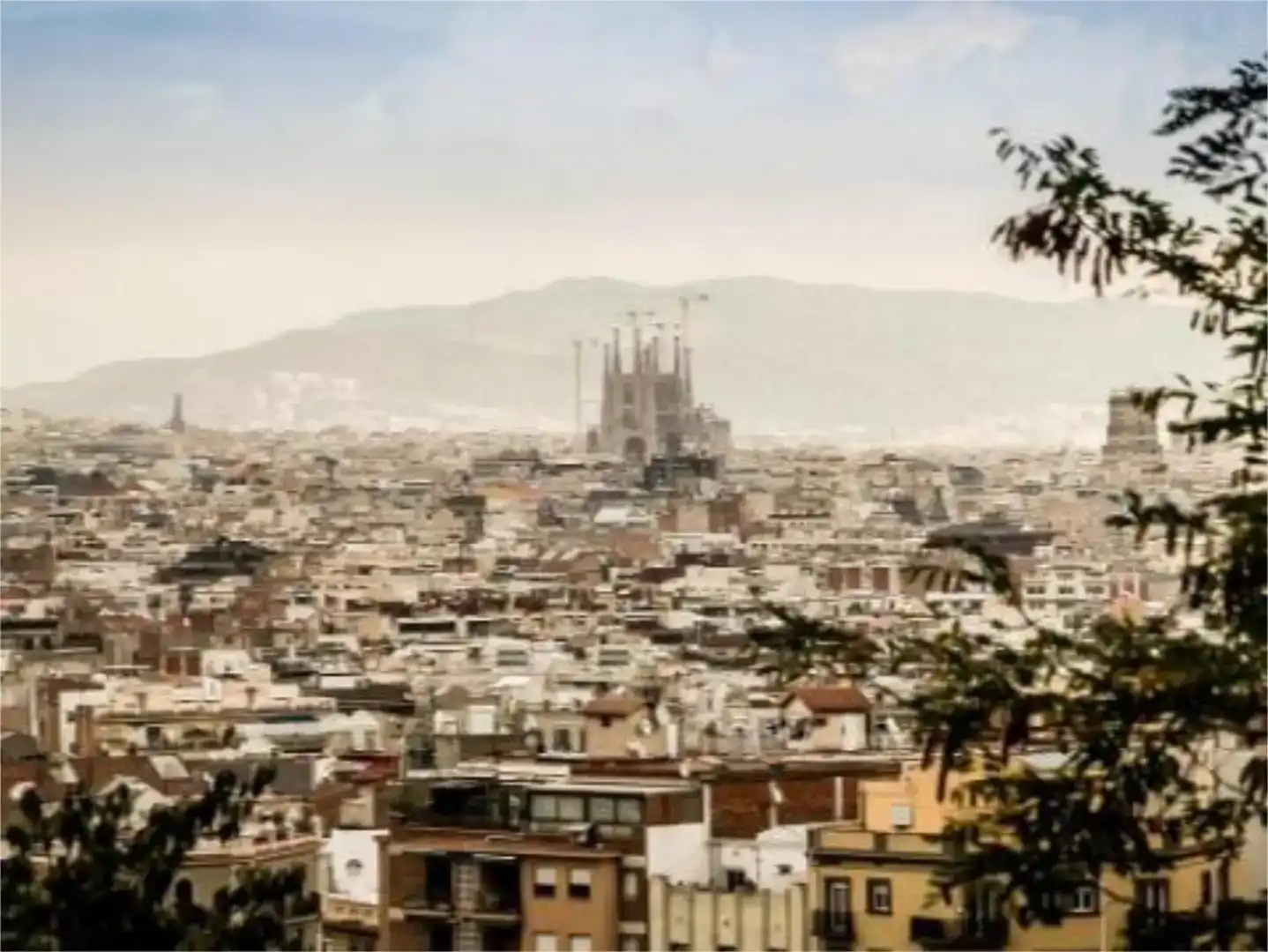 Exterior view of Flat for sale in  Barcelona Capital  with Air Conditioner and Balcony