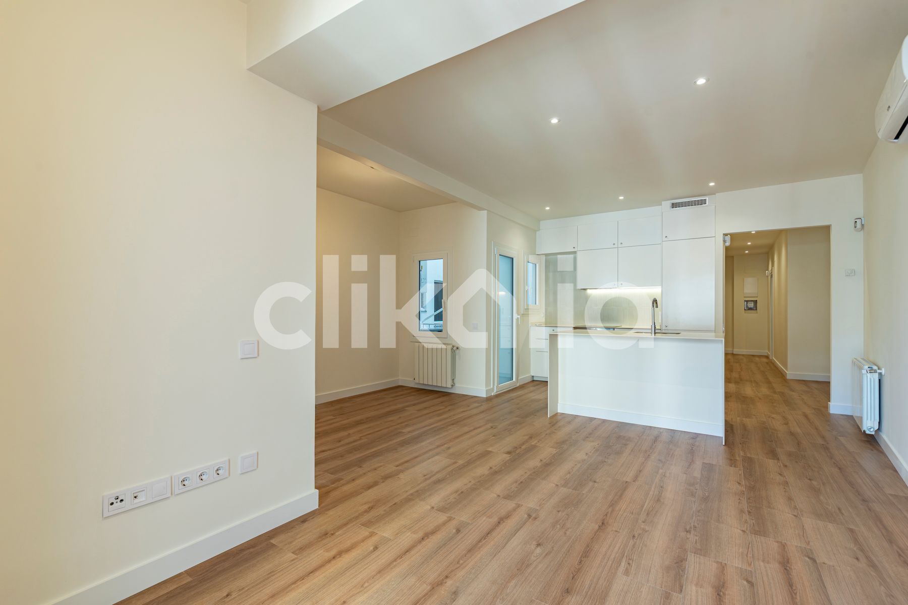 Living room of Flat for sale in  Barcelona Capital  with Air Conditioner, Heating and Terrace