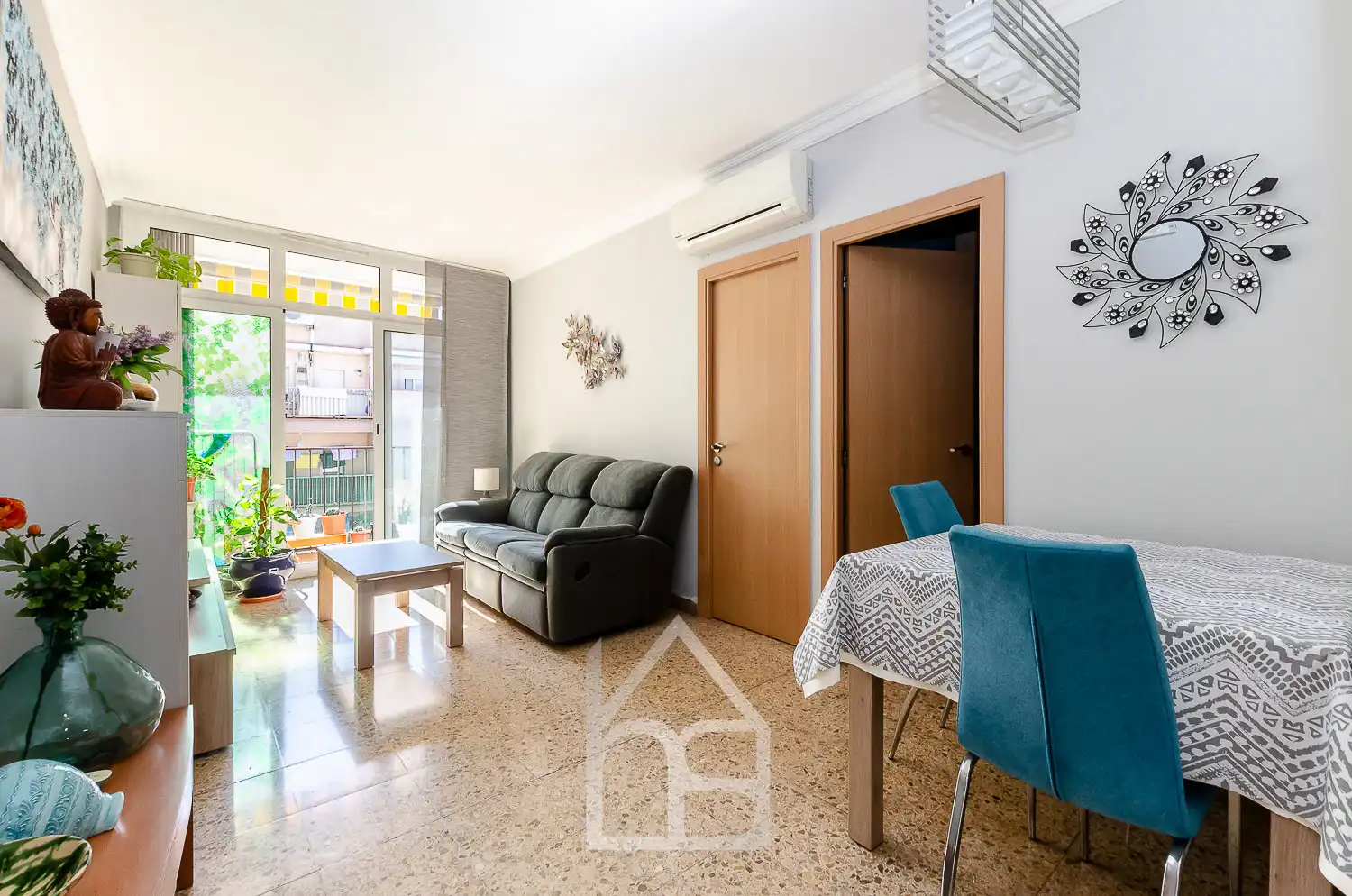 Piso con terraza en venta en Carrer de Domènec Martí i Julià 64, imagen 2