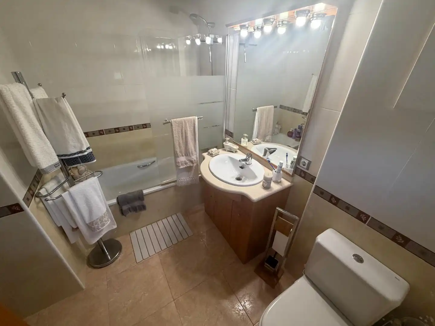Baño de Casa adosada en venta en El Vendrell con Aire acondicionado, Calefacción y Jardín privado