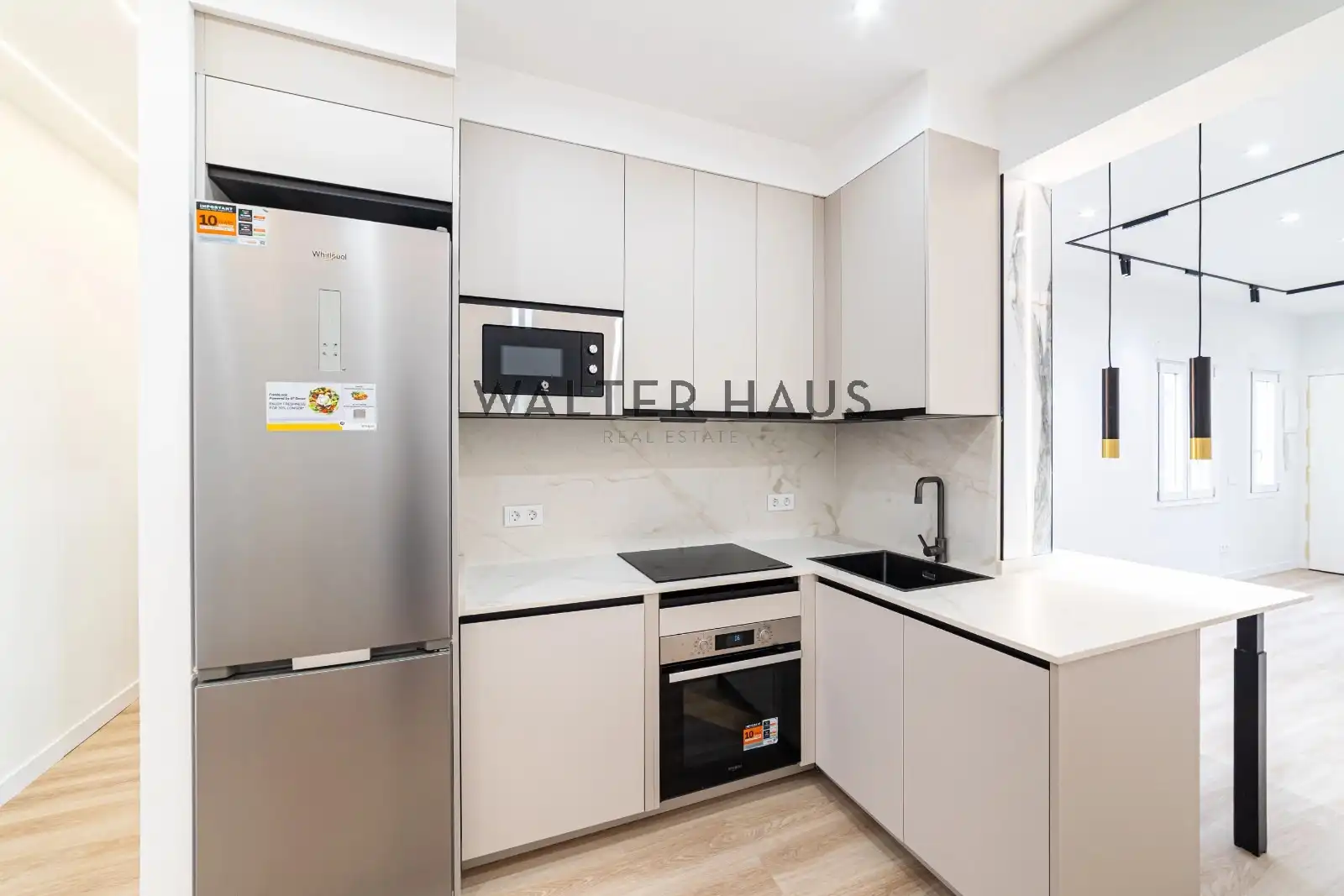 Kitchen of Flat for rent in Madrid  with Air Conditioner, Heating and Storage room