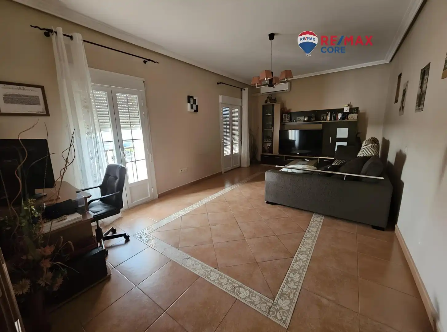 Sala de estar de Casa o chalet en venta en Almoharín con Aire acondicionado, Calefacción y Jardín privado