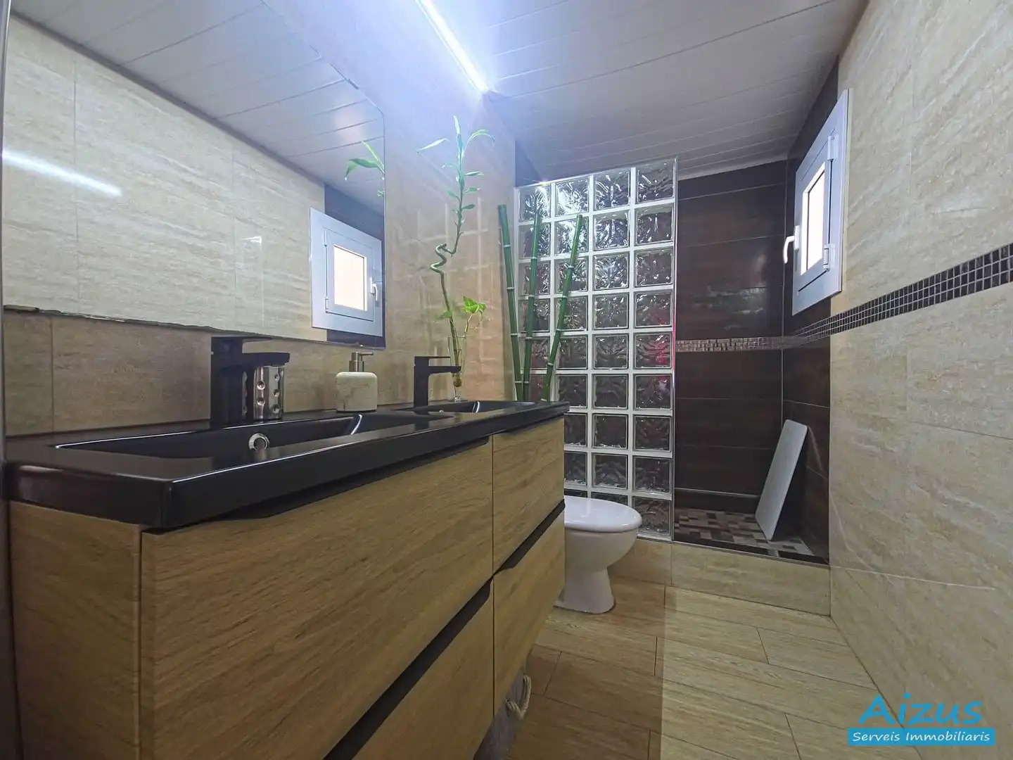 Baño de Ático en venta en Ripollet con Aire acondicionado, Parquet y Terraza