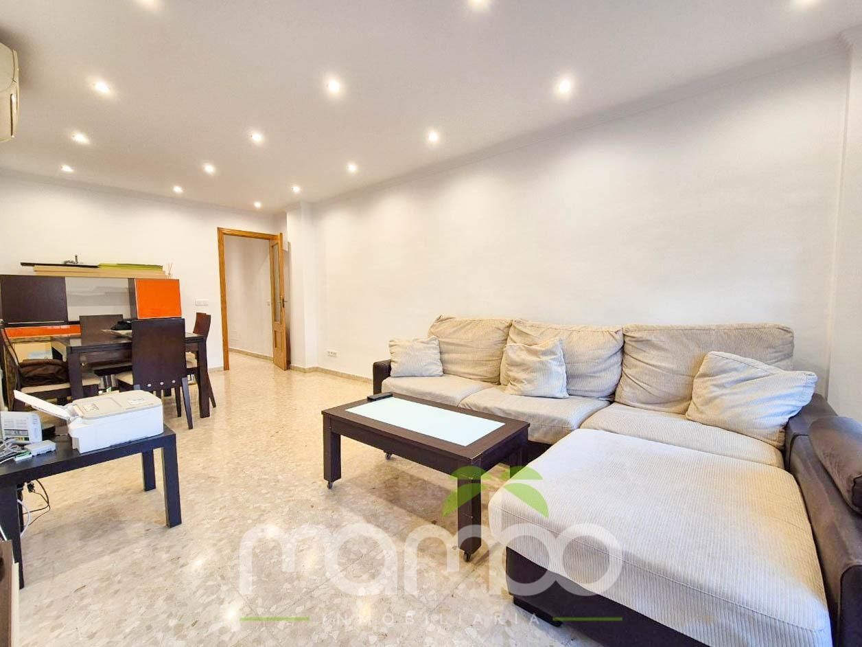 Living room of Planta baja for sale in Vélez-Málaga  with Air Conditioner, Private garden and Terrace