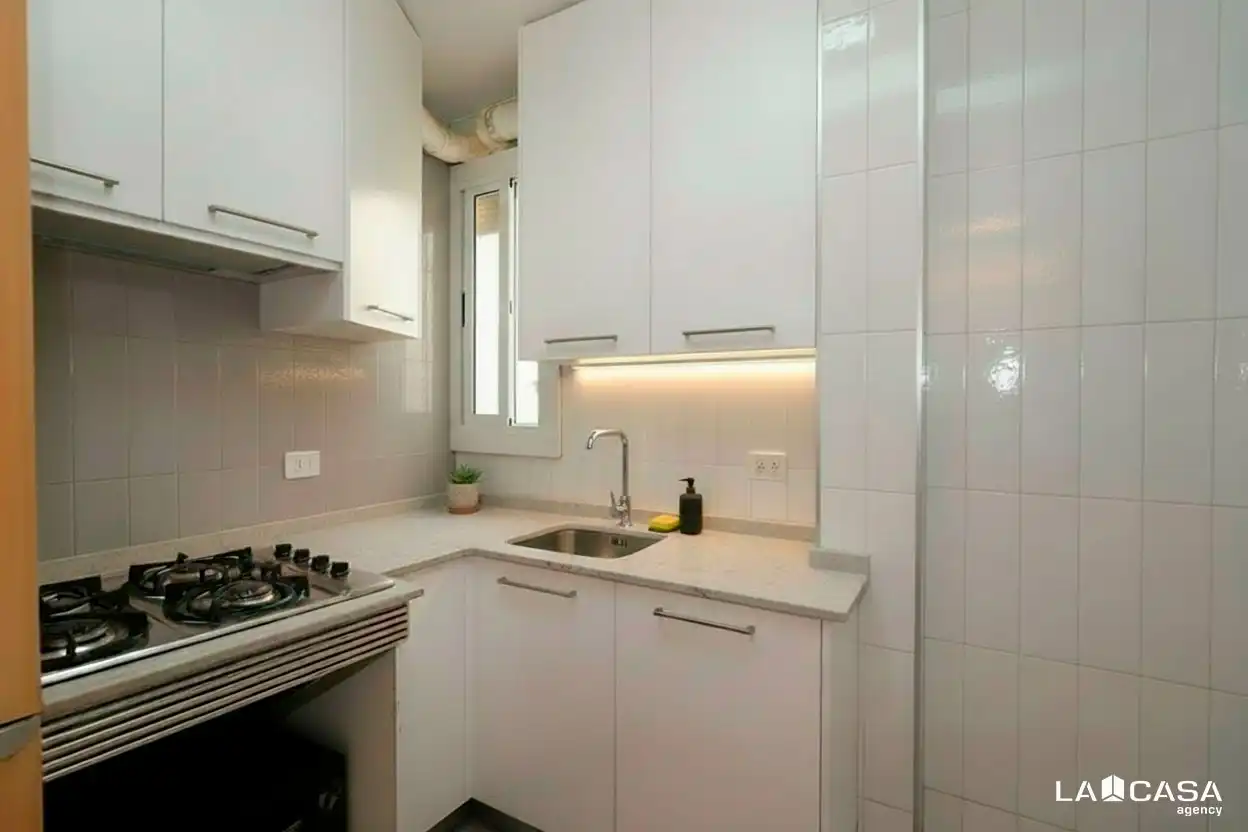 Kitchen of Flat for sale in L'Hospitalet de Llobregat