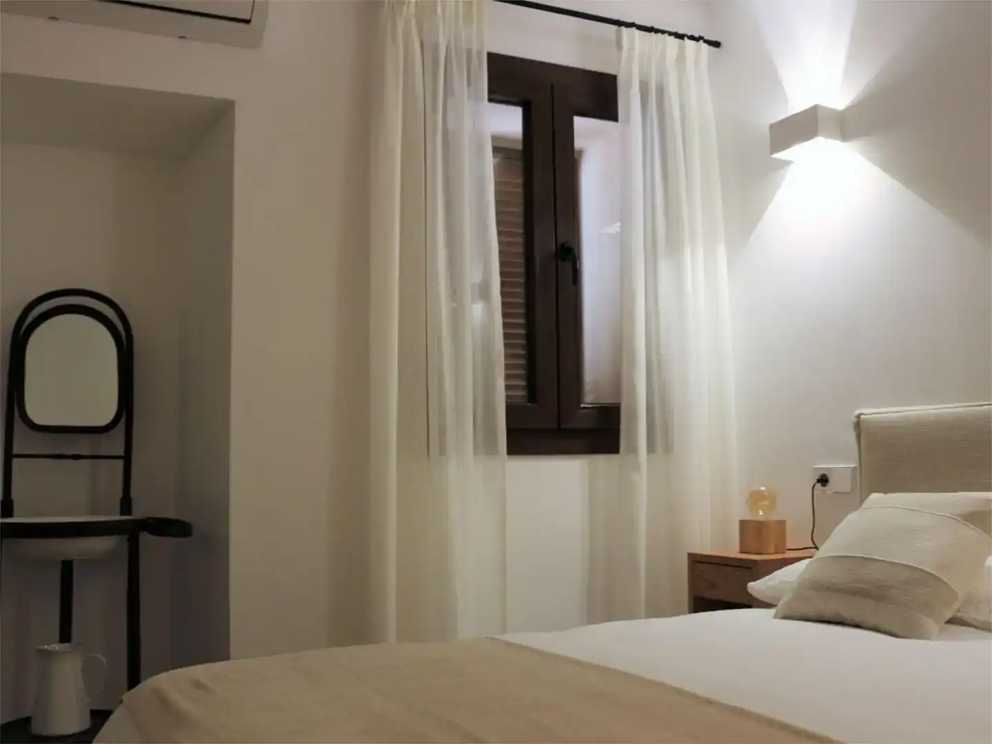 Bedroom of Detached homes for rent in Santa Eugènia  with Air Conditioner and Furnished