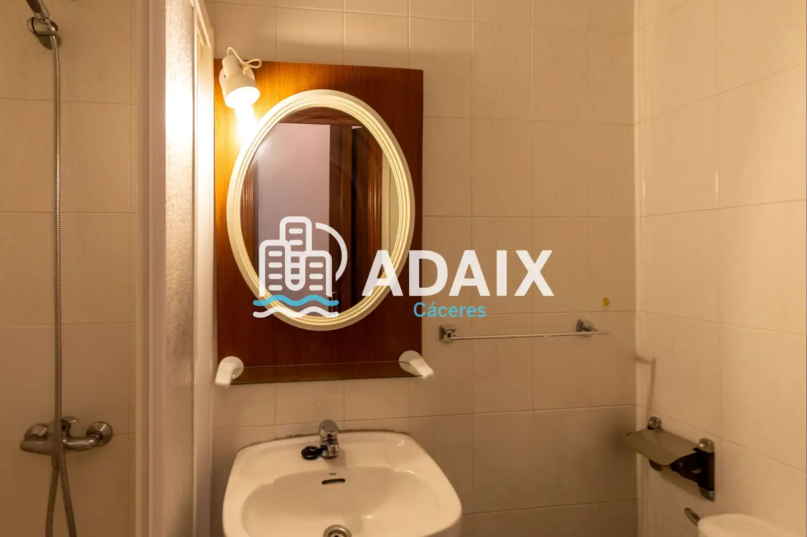 Bathroom of Houses for sale in Cáceres  with Air Conditioner, Heating and Terrace