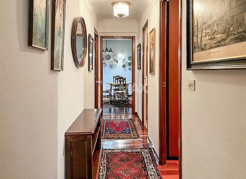 Piso en venta en Vigo  con Calefacción, Parquet y Terraza