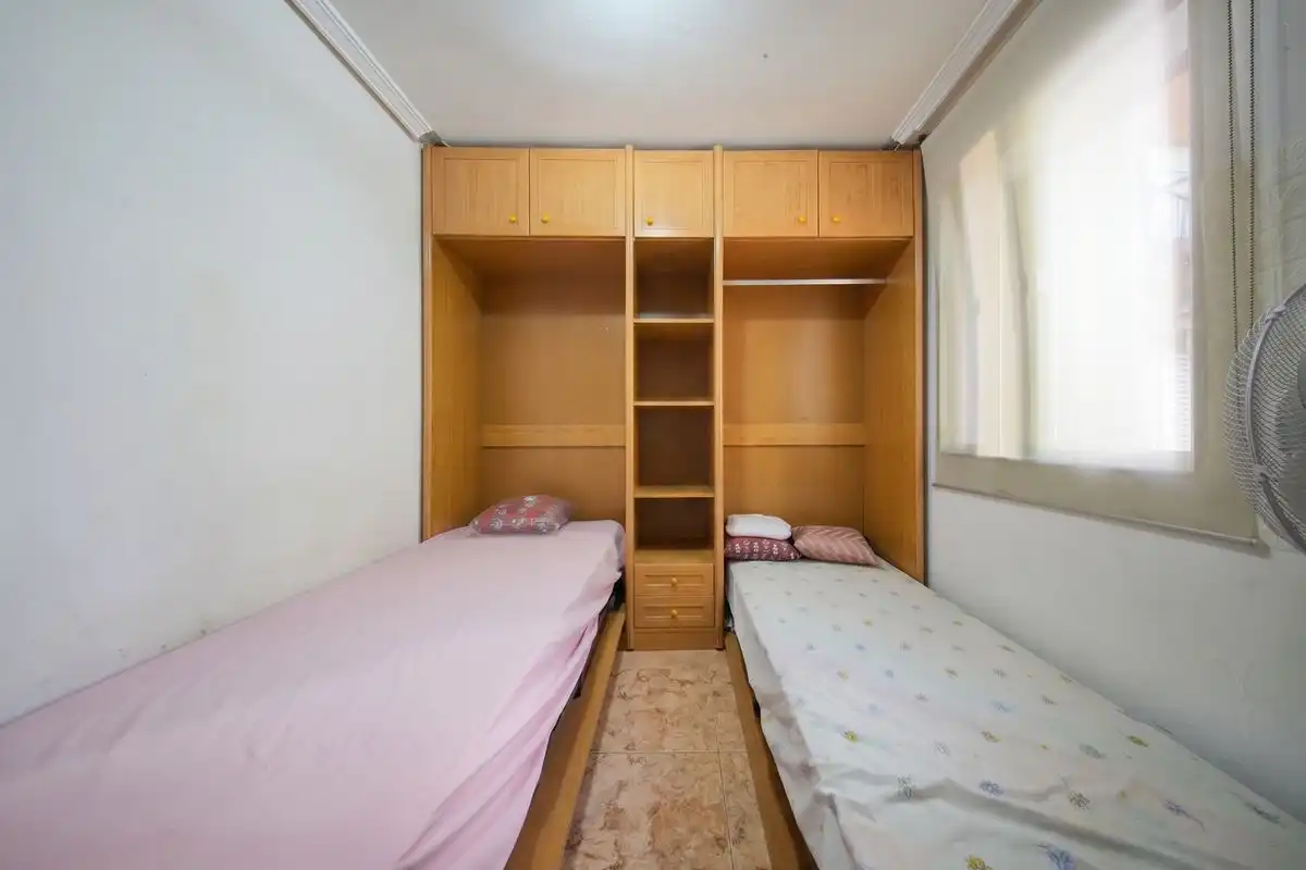 Habitación de Piso en venta en Madrid con Calefacción