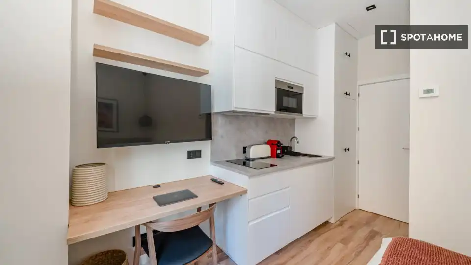 Kitchen of Study for share in Madrid  with Air Conditioner, Heating and Terrace