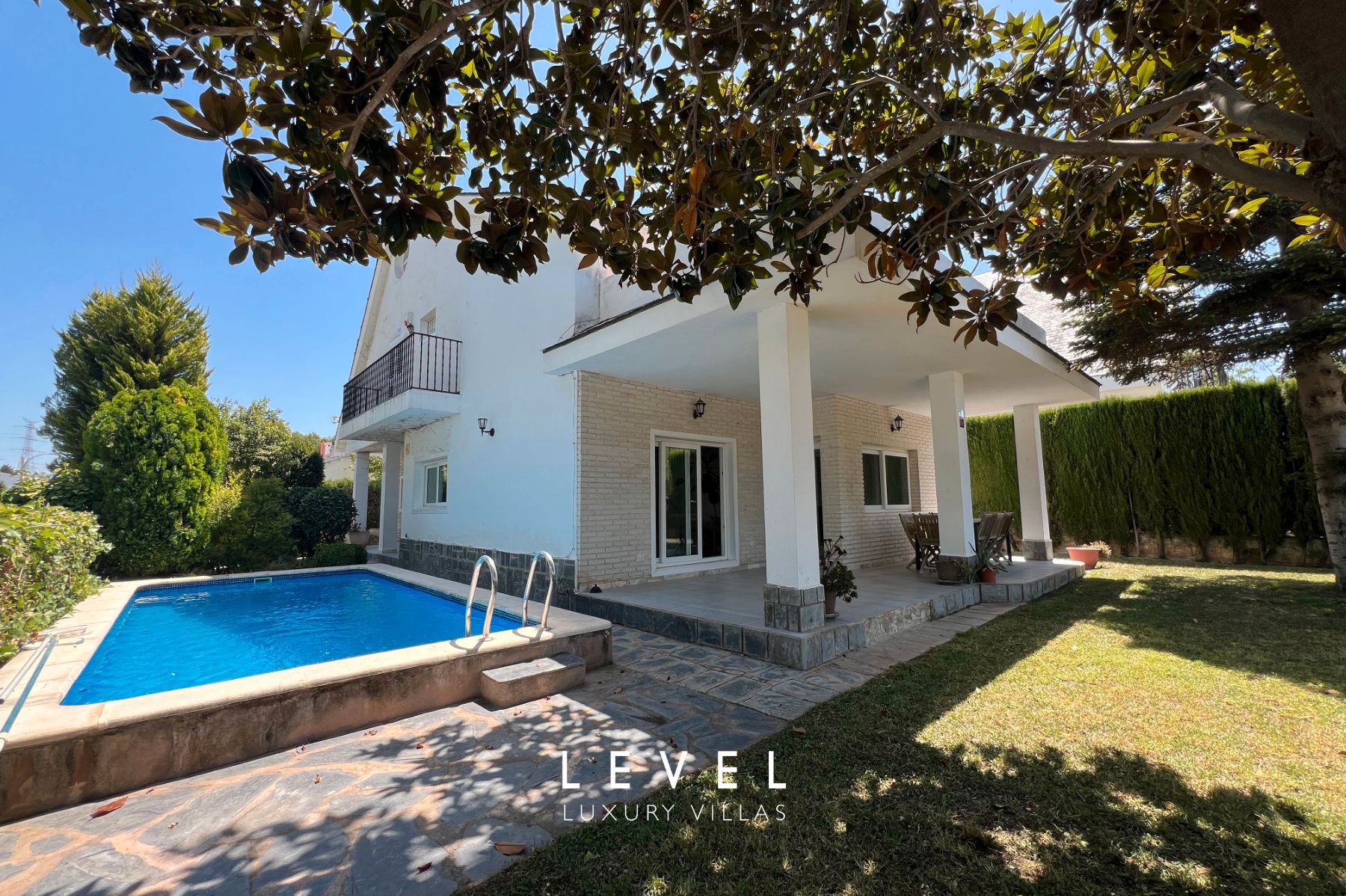 Exterior view of House or chalet for sale in L'Eliana  with Air Conditioner, Heating and Private garden