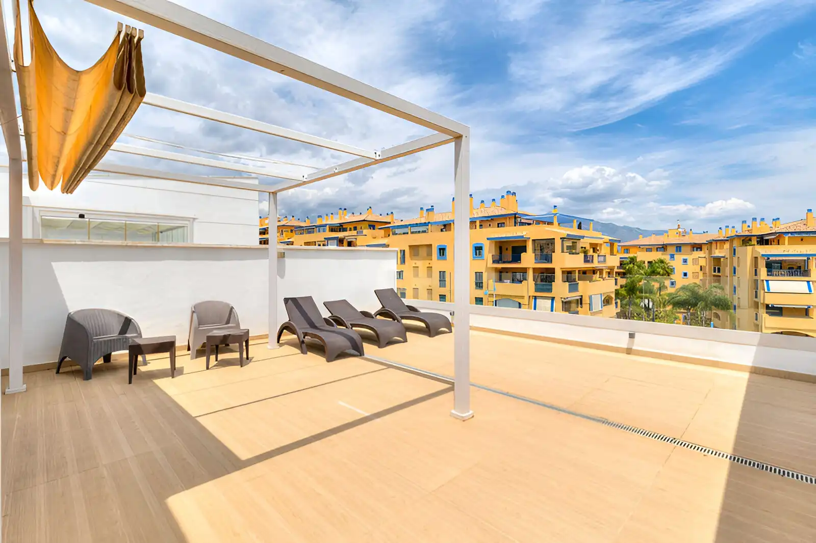Àtic amb piscina en venda a San Pedro de Alcántara