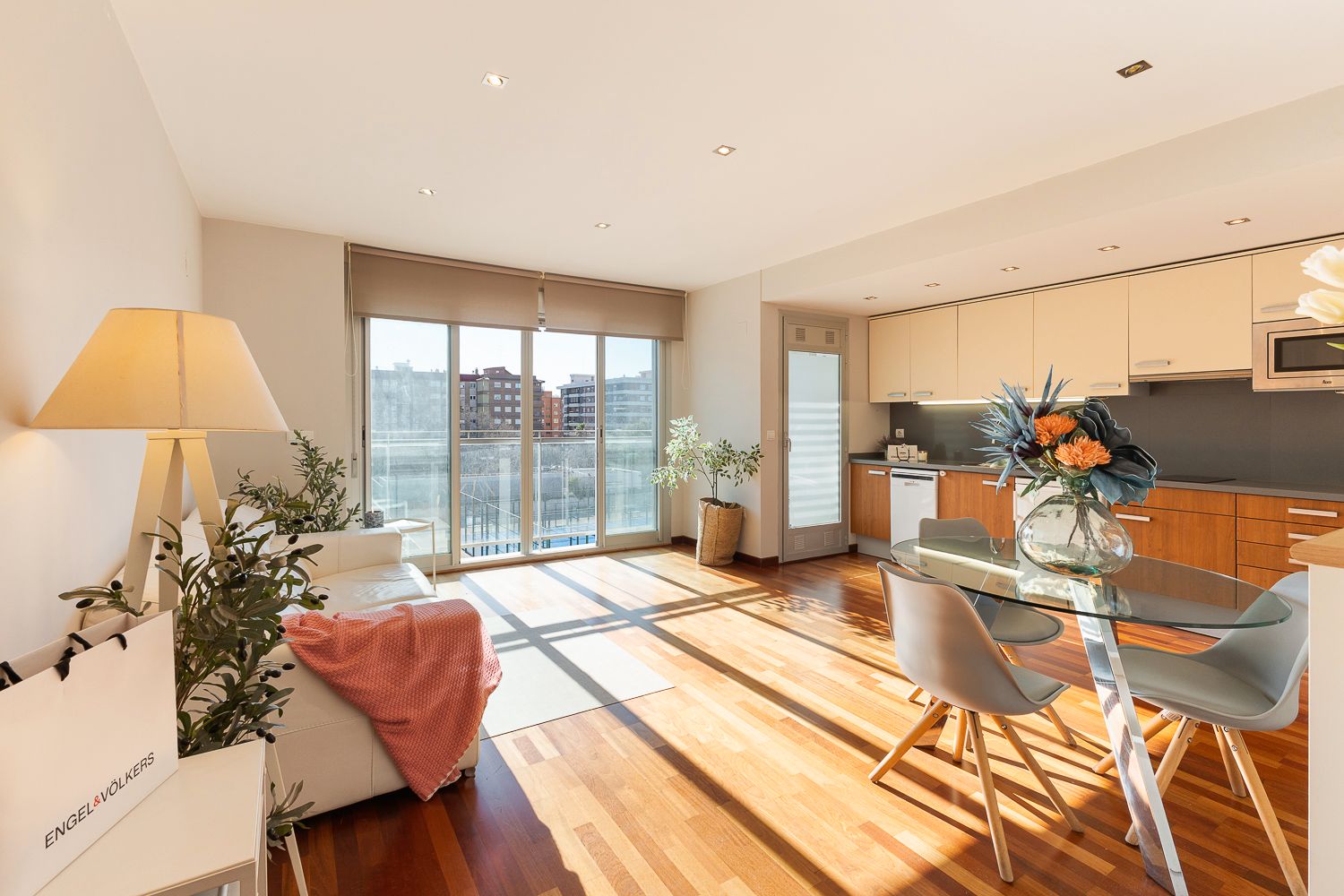 Living room of Flat for sale in  Valencia Capital  with Air Conditioner, Heating and Parquet flooring