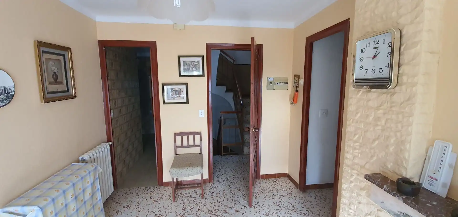 Houses for sale in Bot