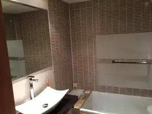 Badezimmer von Wohnung zum Verkauf in Madrid mit Klimaanlage, Heizung und Privatgarten