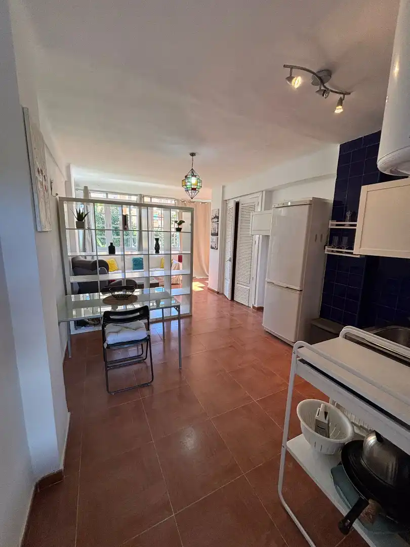Cuina de Apartament de lloguer en Torremolinos amb Moblat i Piscina comunitària