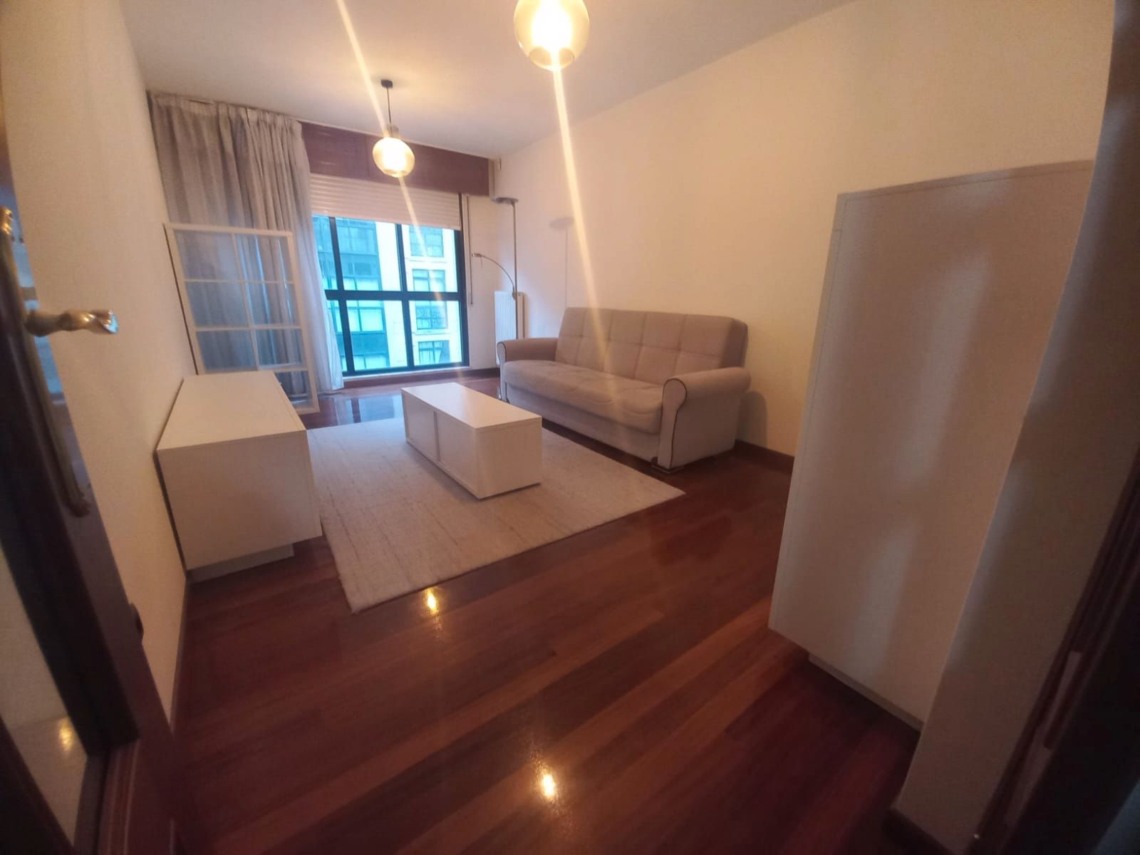 Sala d'estar de Pis de lloguer en Ames amb Calefacció, Parquet i Moblat