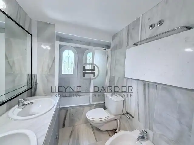 Bany de Apartament de lloguer en Calvià amb Aire condicionat, Jardí privat i Terrassa