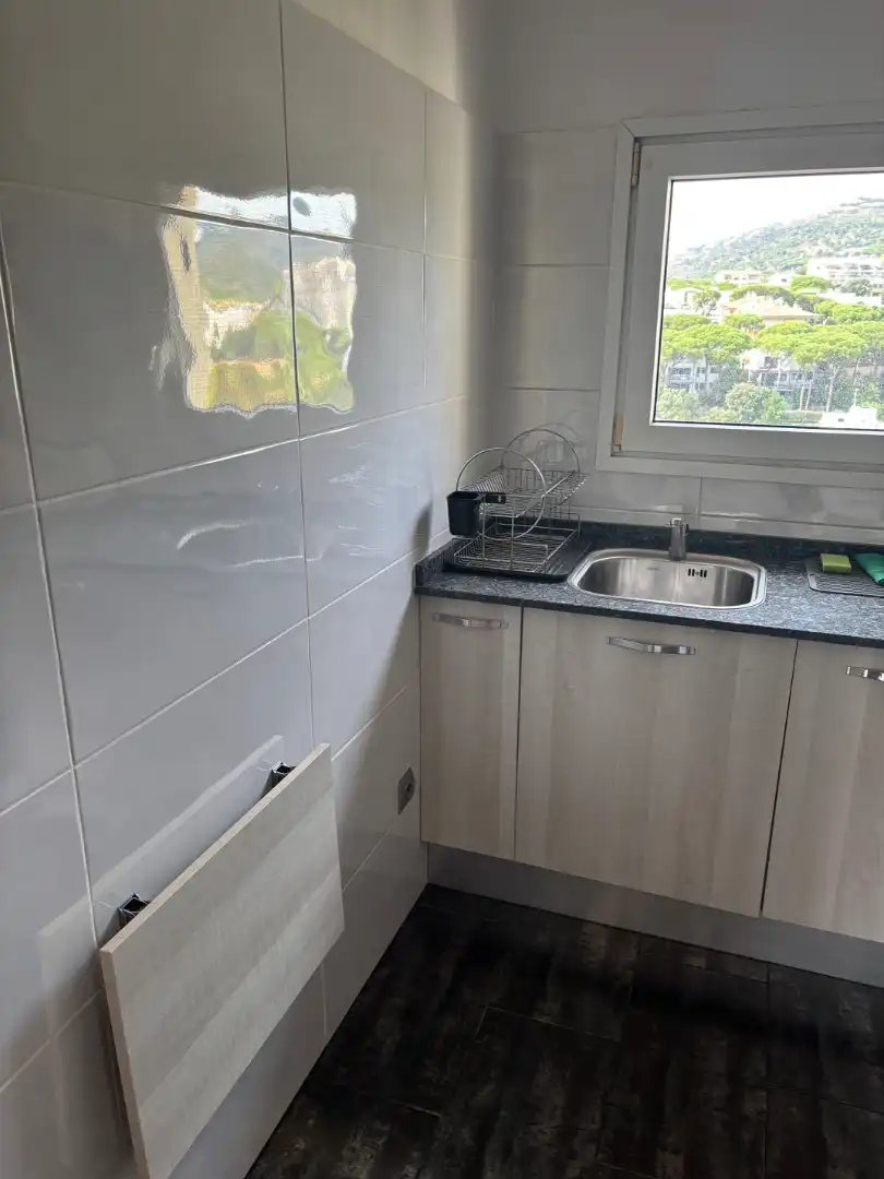 Cuina de Apartament de lloguer en Castell d'Aro, Platja d'Aro i s'Agaró amb Moblat, Rentadora i Balcó