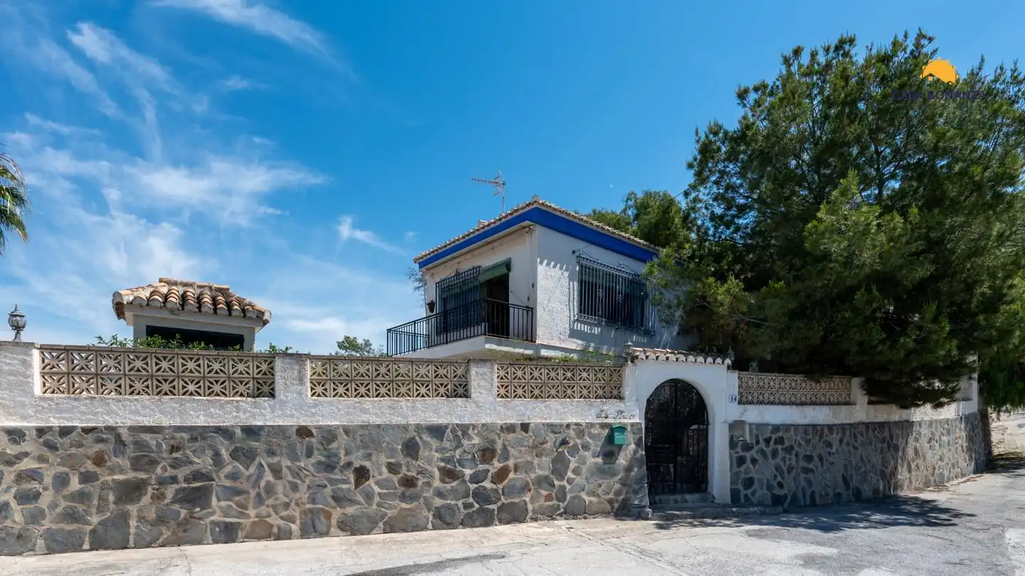 Exterior view of Houses for sale in Almuñécar  with Private garden, Terrace and Swimming Pool