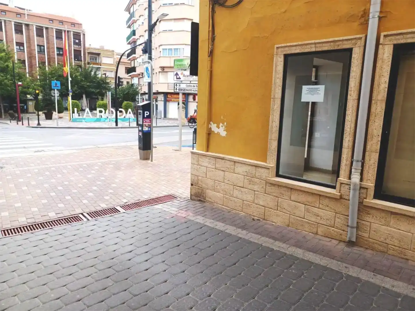 Planta baixa de lloguer en La Roda amb Aire condicionat