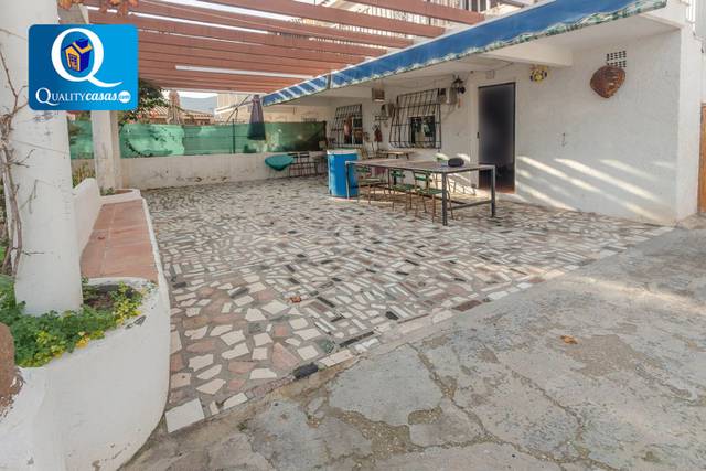 Casa-chalet en Venta en Pueblo Acantilado - Lanuza