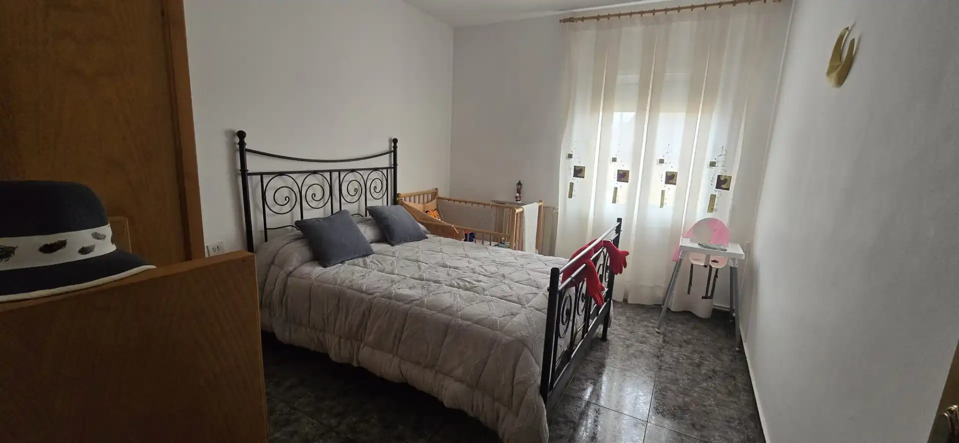 Dormitori de Pis en venda en Manlleu amb Calefacció, Traster i Moblat