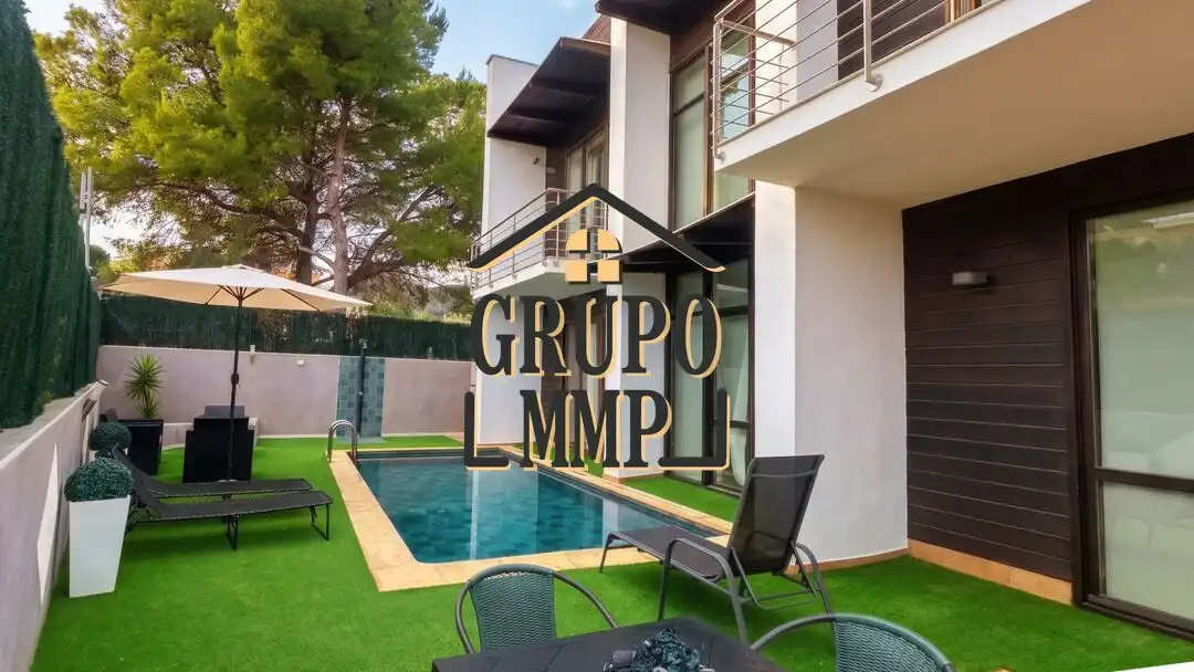 Casa amb piscina en venda a Carrer de l'Estel Polar, imagen 31