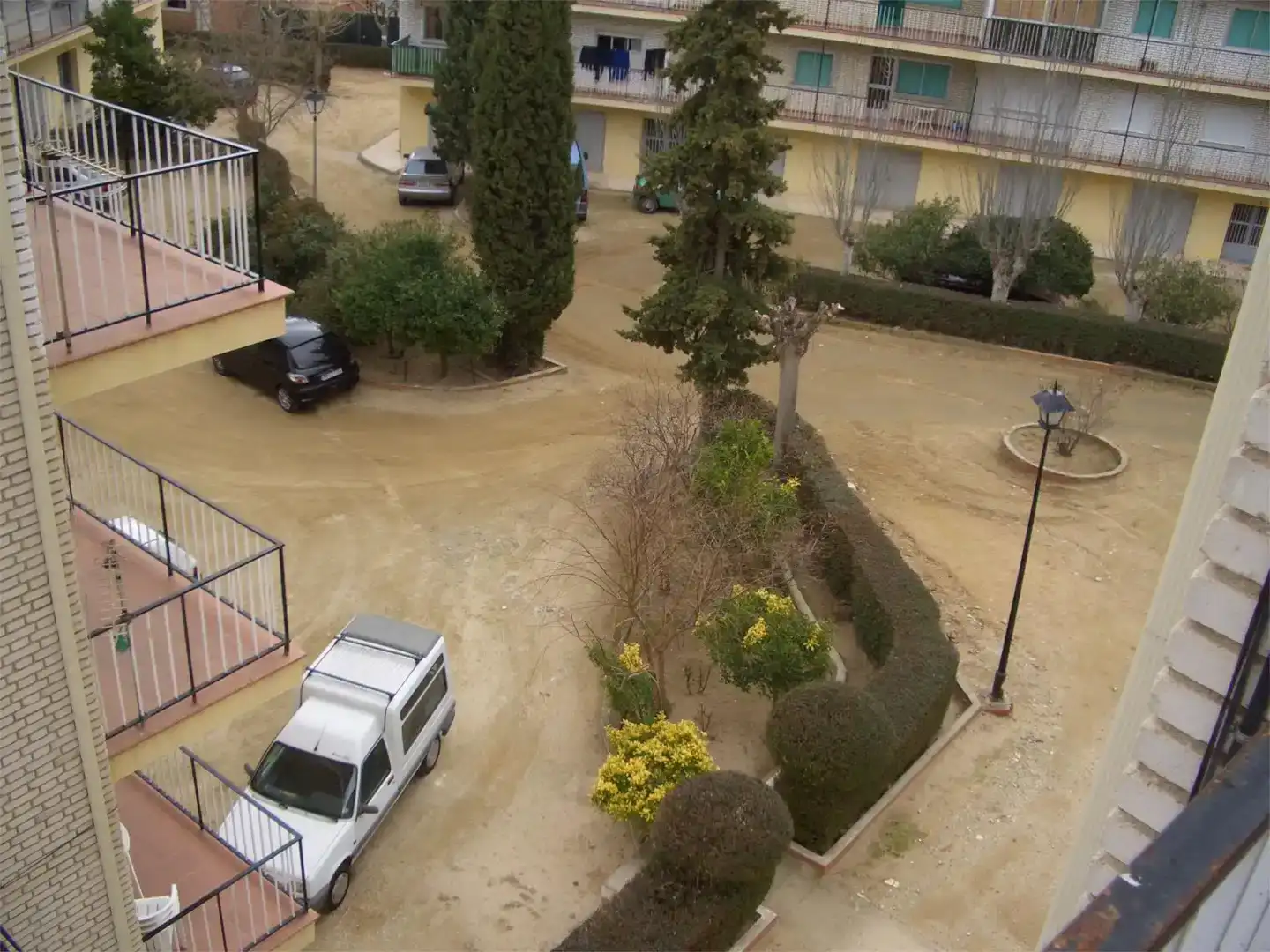 Aparcament de Pis en venda en Cebreros amb Jardí privat, Piscina i Moblat