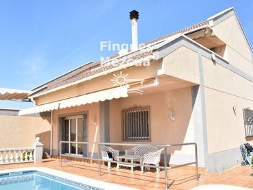 Xalet amb piscina en venda a Bellamar