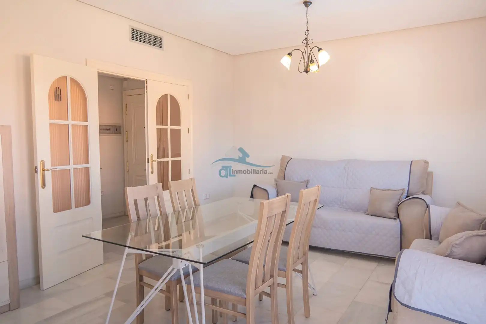 Esszimmer von Wohnung zur Miete in Linares mit Klimaanlage, Möbliert und Ofen