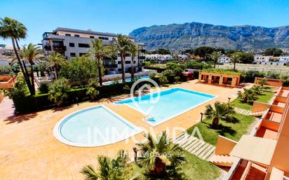 Vista exterior de Apartament en venda en Dénia amb Aire condicionat, Terrassa i Piscina