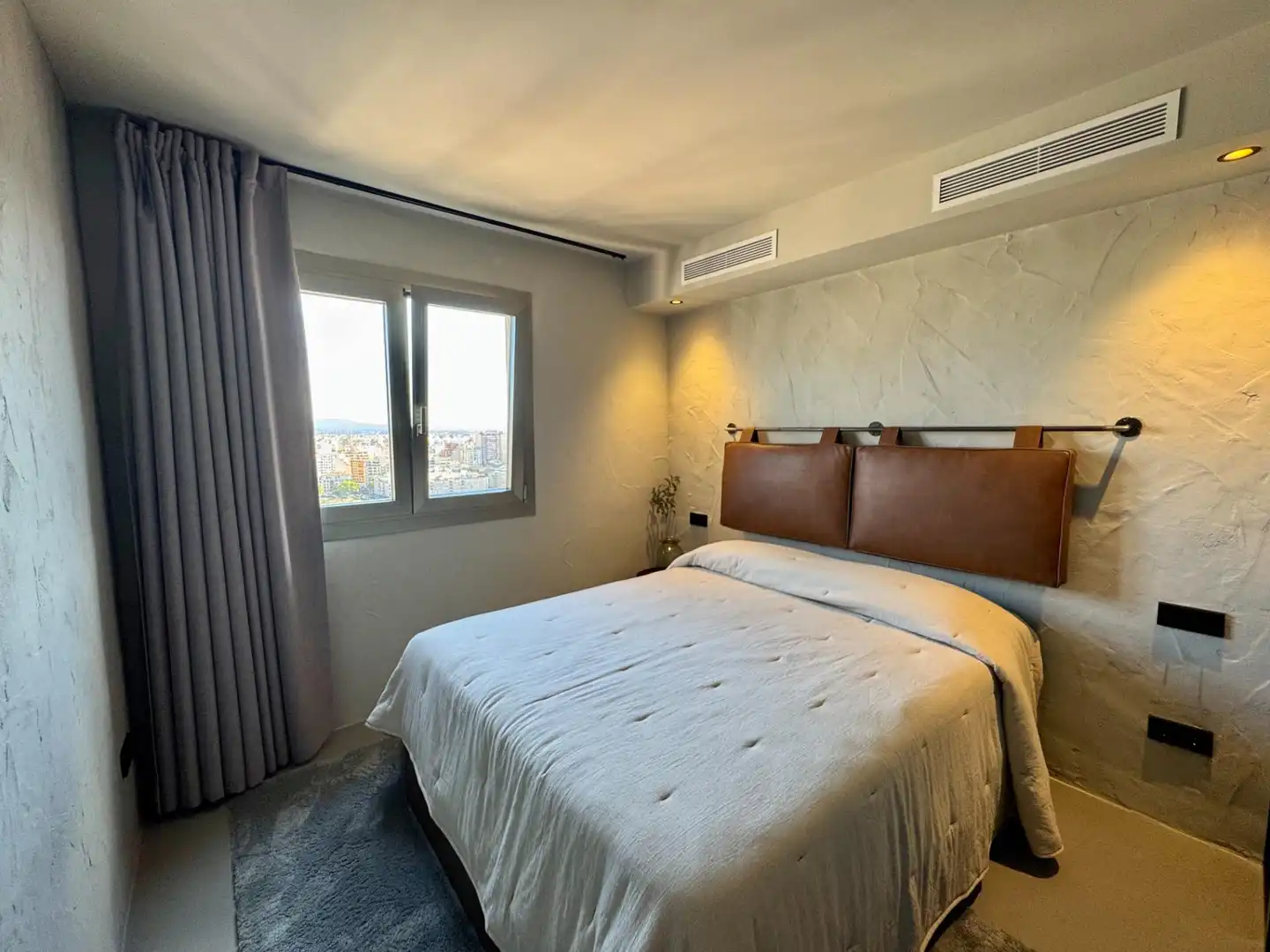 Bedroom of Flat for sale in  Palma de Mallorca  with Air Conditioner, Heating and Terrace