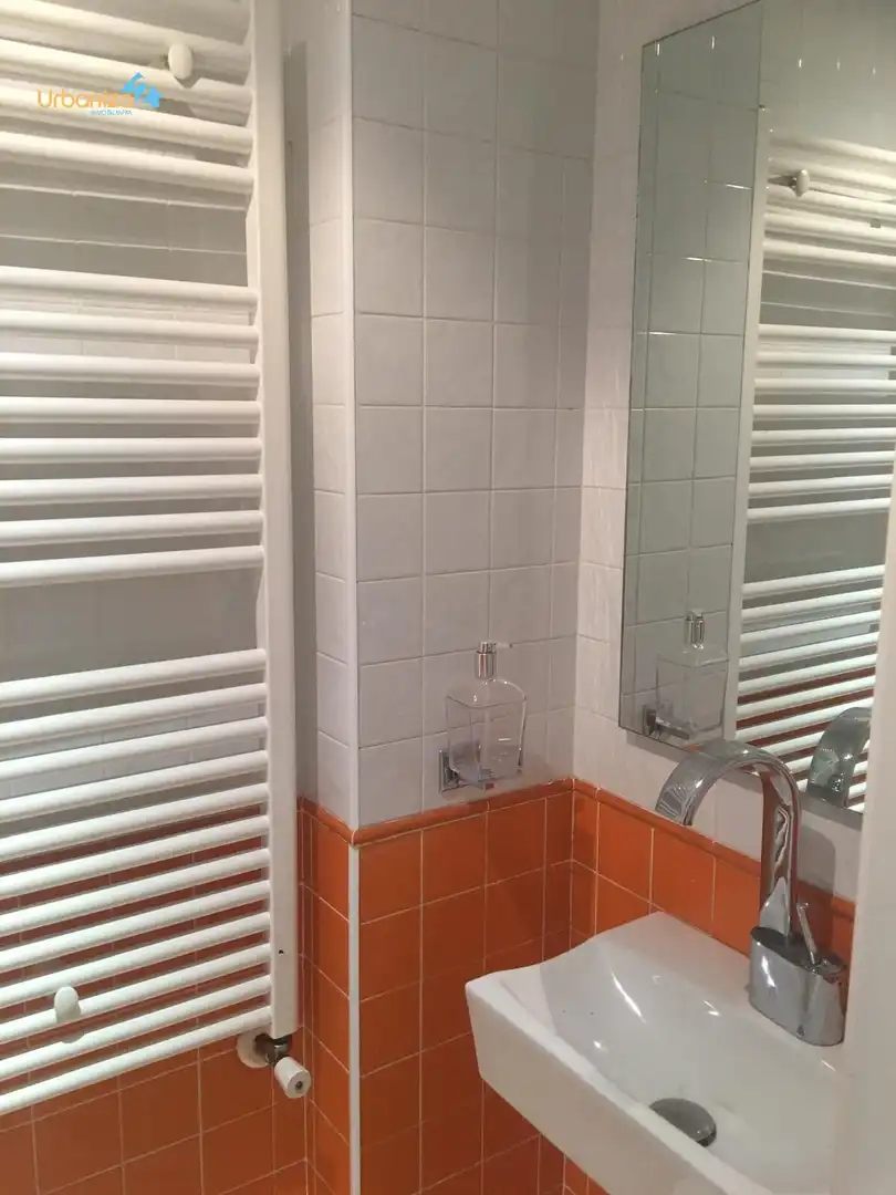 Bany de Casa adosada en venda en Badajoz amb Calefacció, Terrassa i Piscina comunitària