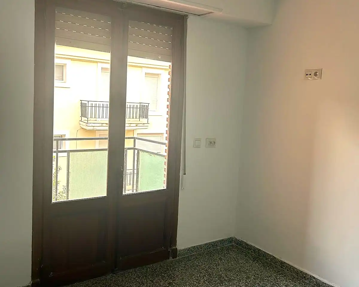 Habitación de Piso en venta en Mislata con Horno, Lavadora y Balcón