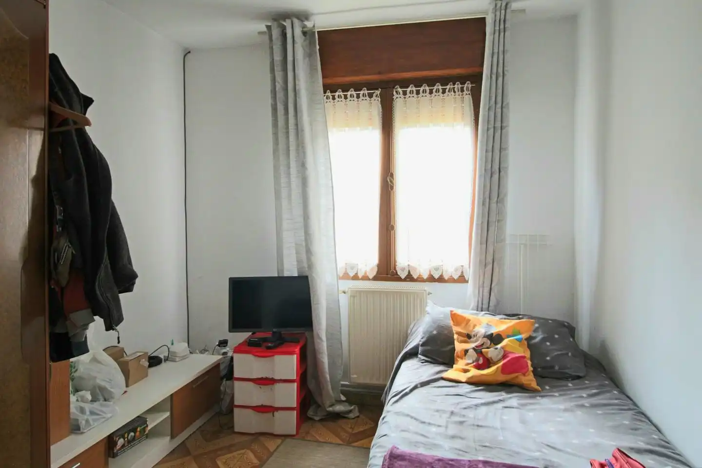 Schlafzimmer von Haus oder Chalet zum Verkauf in Quirós mit Heizung und Privatgarten