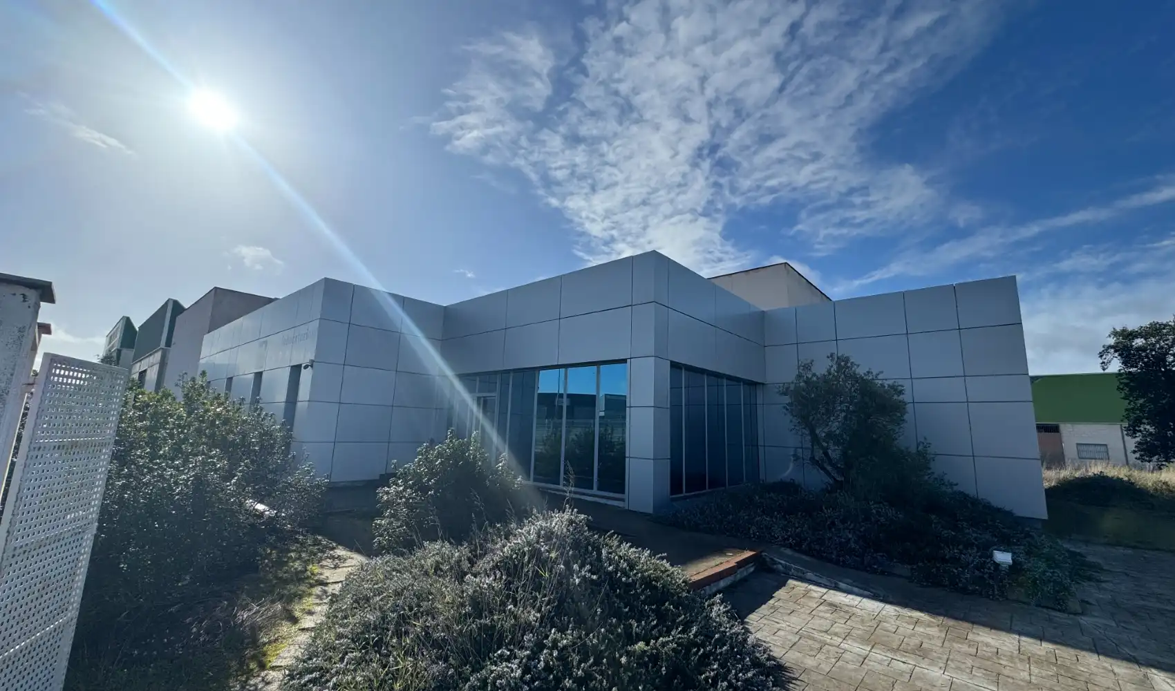 Vista exterior de Nave industrial en venta en La Albuera