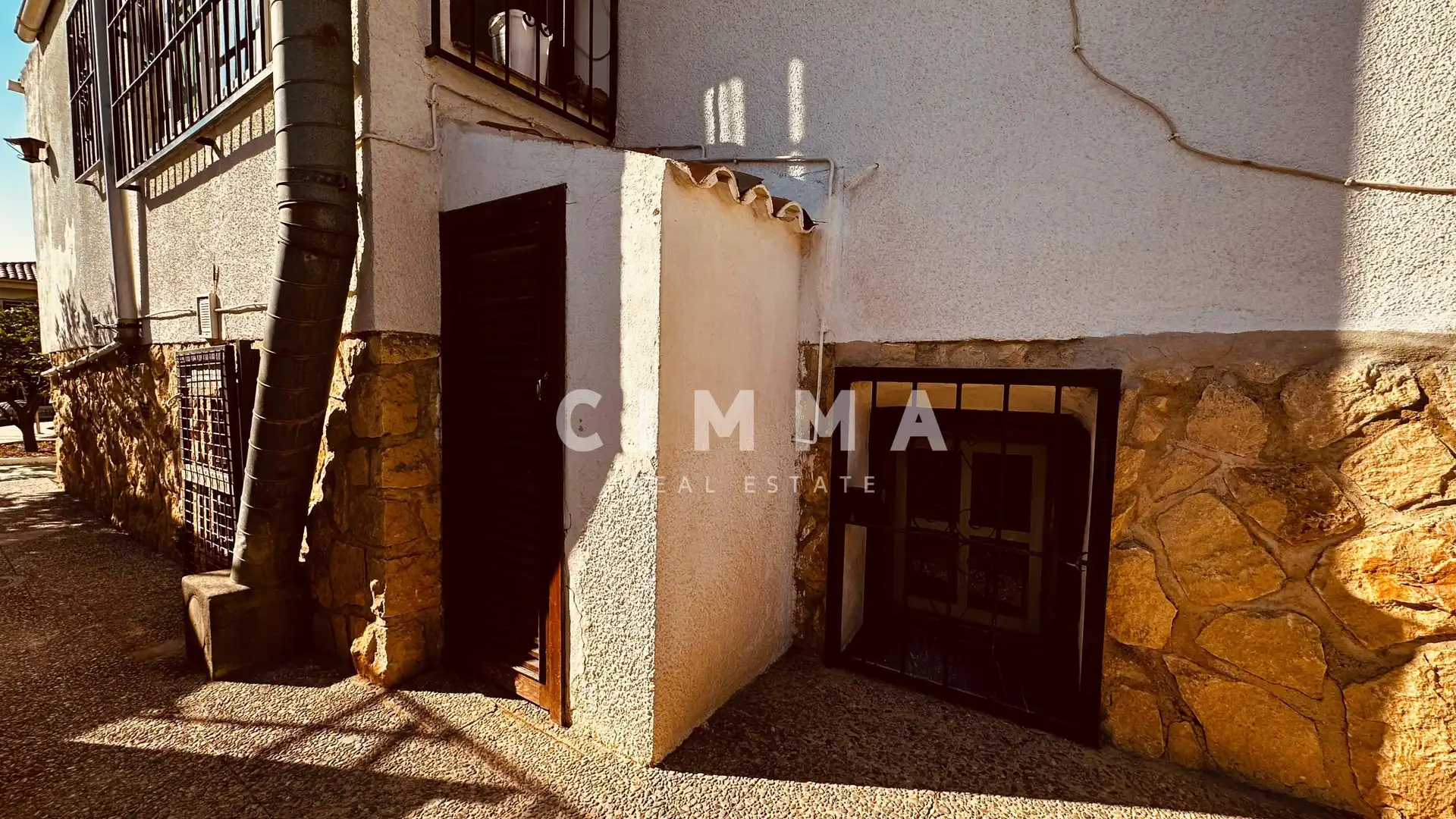 Vista exterior de Casa o chalet en venta en La Nucia con Aire acondicionado, Calefacción y Jardín privado