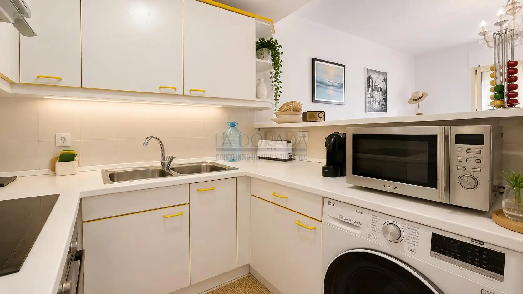 Cuina de Apartament en venda en Cambrils amb Terrassa, Moblat i Piscina comunitària